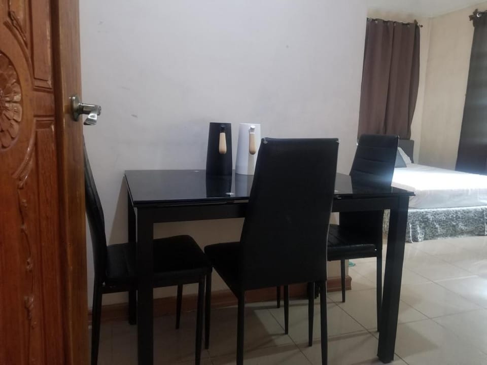 Peaceful double room homestay (fan room only) Vacation rental in Paranaque