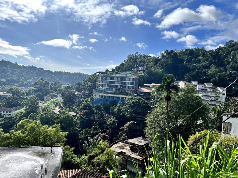 Hidden luxury and relaxation Apartment in Kandy