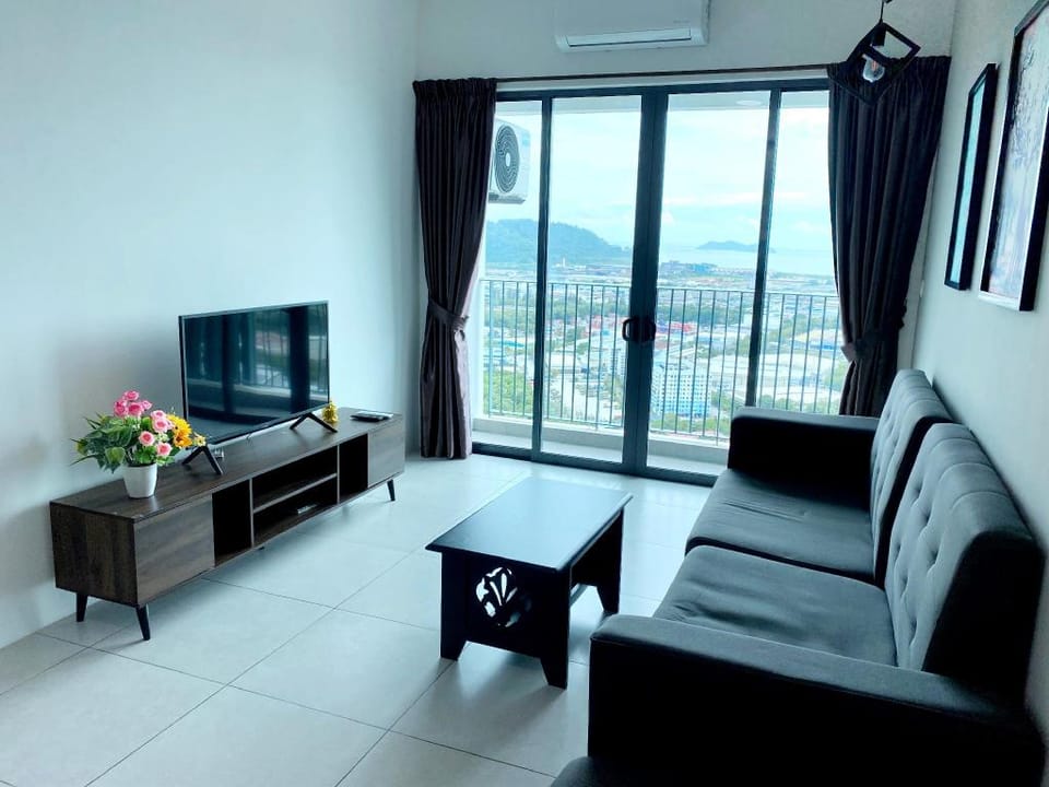 High floor Modern Cozy 3 room Suite @Meritus Perai Vacation rental in Penang