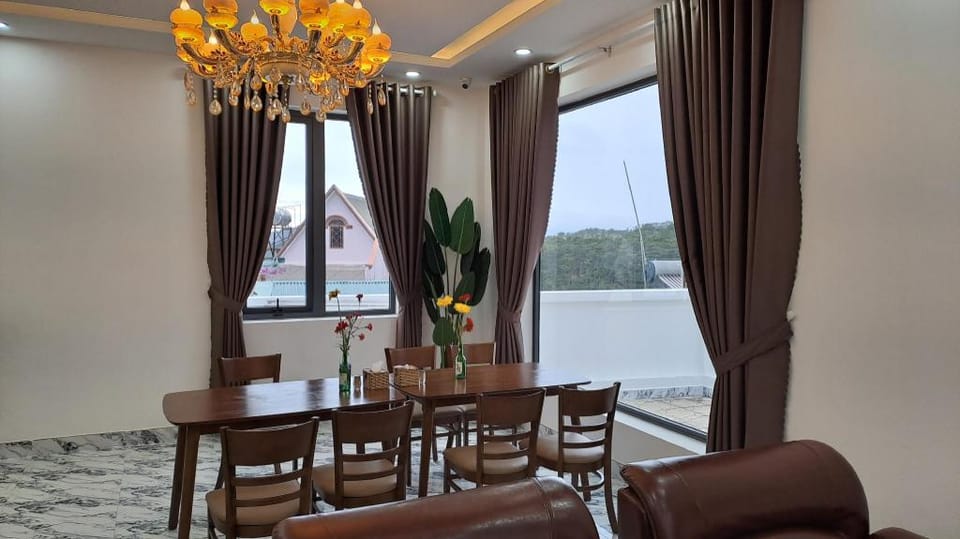 Uncle Park's Villa Son Trang Hotel in Dalat