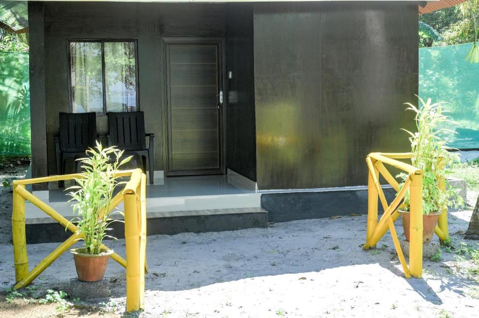 Sambrani Aqua Resort Villa in Kerala