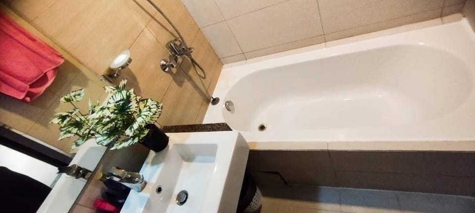 Seaview Condo + Beach + Near Airport in Cebu, PH Apartment in Lapu-Lapu City
