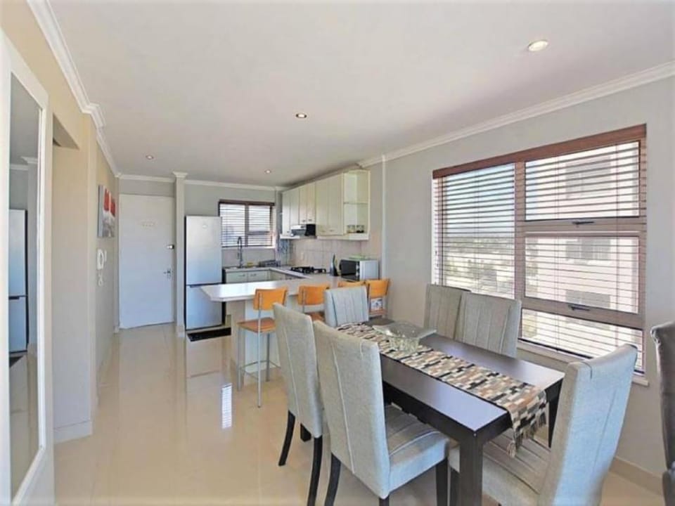 Lovely Two Bedroom Beachfront Apartment Apartment in Cape Town