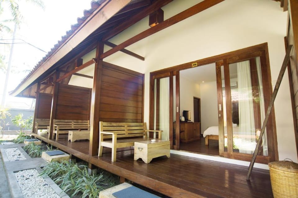 Cozy 1 BR Superior Modern Room Beach Front AN52B Apartment in Pemenang