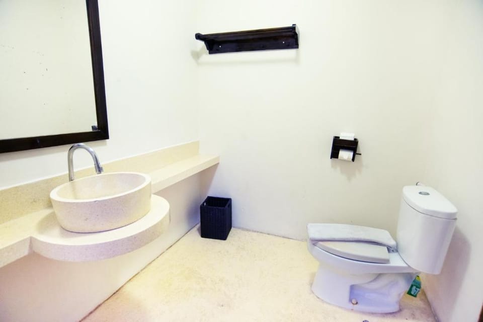 Cozy 1 BR Superior Modern Room Beach Front AN52B Apartment in Pemenang