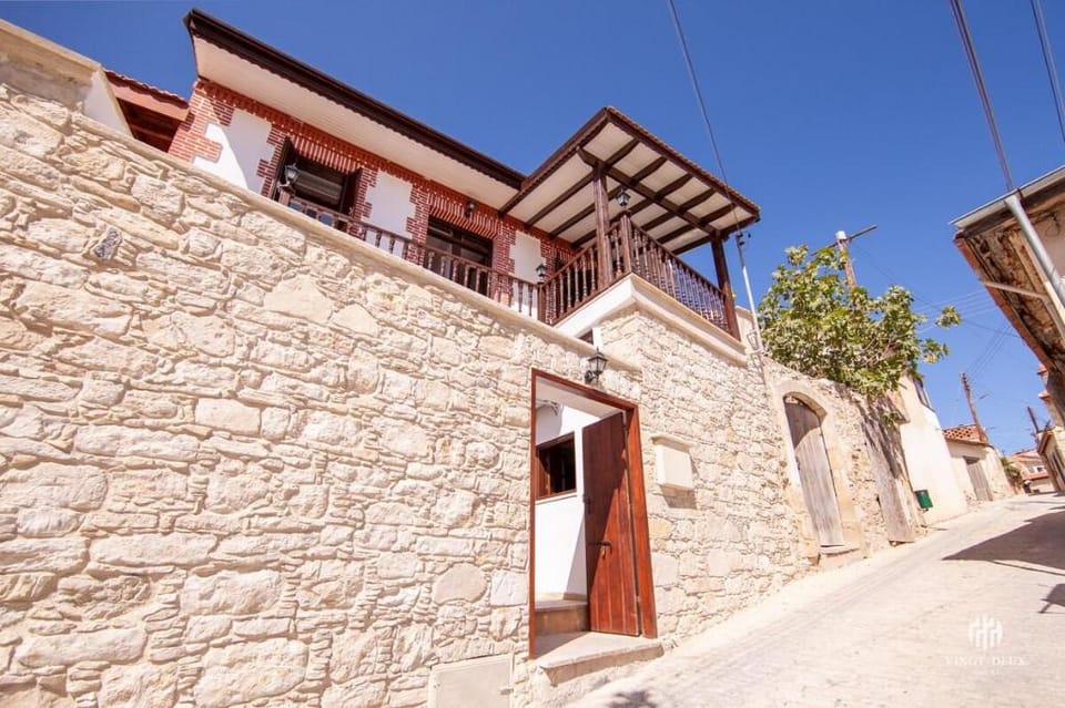 VINGT-DEUX Vouni 22 Vacation rental in Limassol District