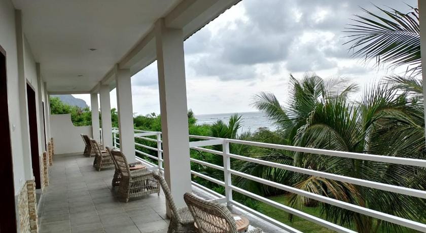 Mama Nings Beach Hotel Hotel in Sekongkang