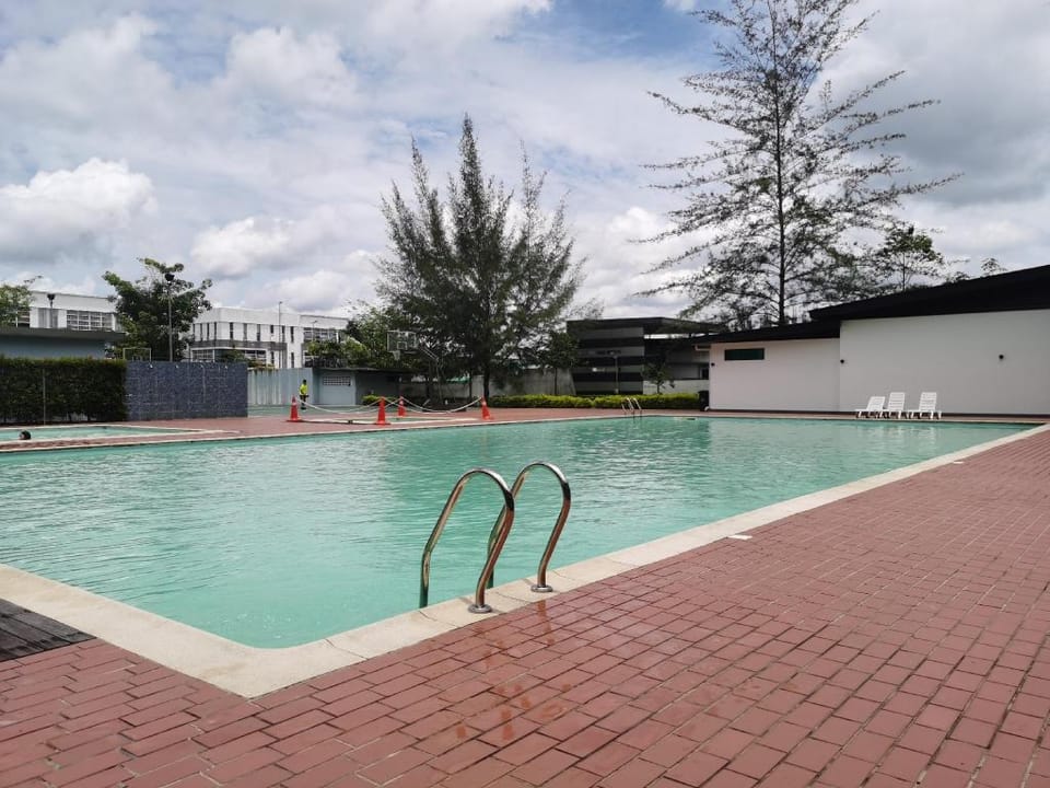 Cozy Homestay (Beside Emart Batu Kawa) Apartment in Kuching