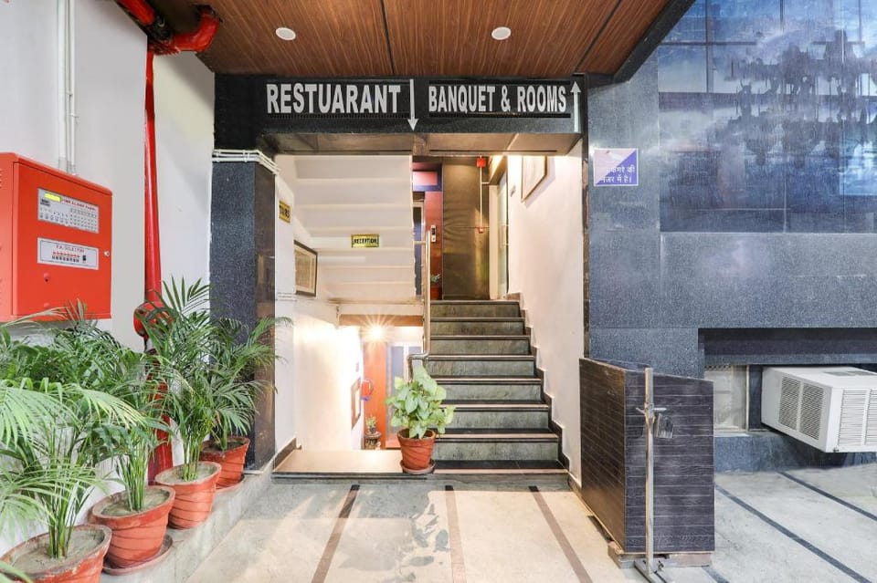 Super Townhouse Hotel Vaishnavi Inn Hotel in Lucknow