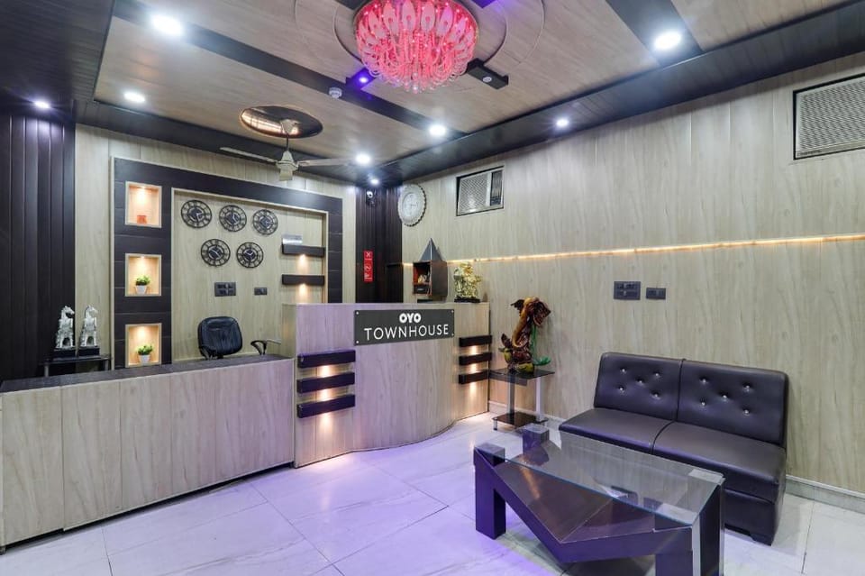 Super Townhouse Hotel Vaishnavi Inn Hotel in Lucknow