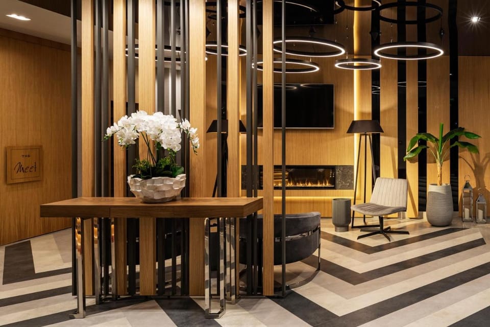-- ESTE PARK HOTEL -- part of Urban Chic Luxury Design Hotels - Parking & Compliments - next to Shopping & Dining Mall Plovdiv Hotel in Plovdiv