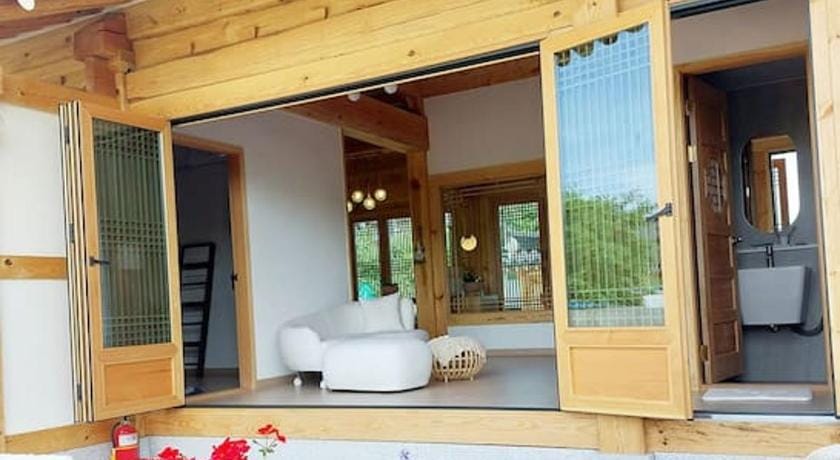 Hanok Stay Sohwa Vacation rental in South Korea