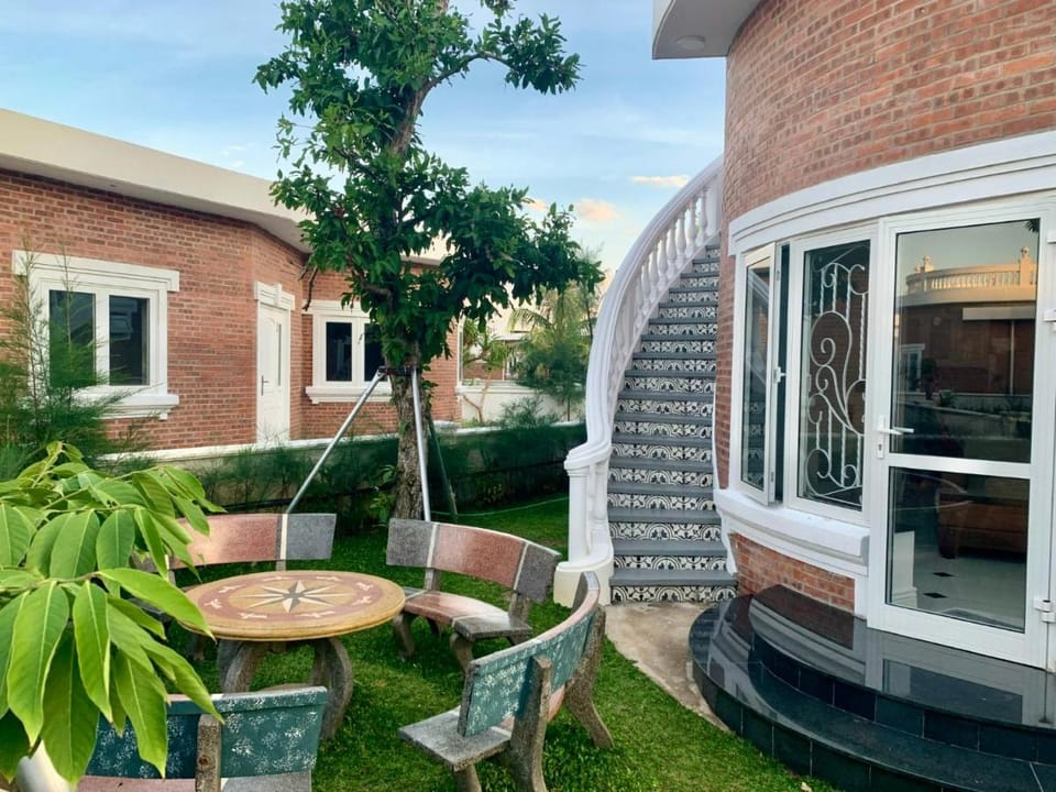 Hoa Tien Paradise Villa Vacation rental in Laos