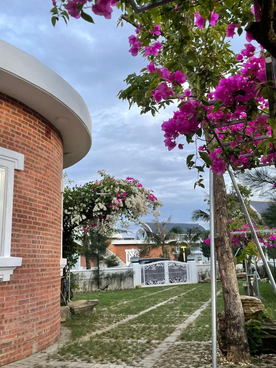 Hoa Tien Paradise Villa Vacation rental in Laos