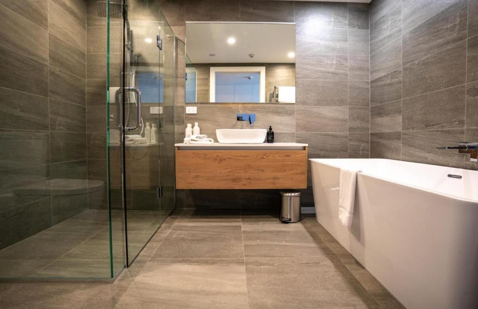 Genoa - Sleeps 6 - Lakefront Apartment Apartment in Wanaka