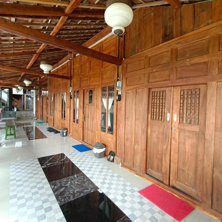 Omah Singo Stay & Resto Yogyakarta Vacation rental in Special Region of Yogyakarta