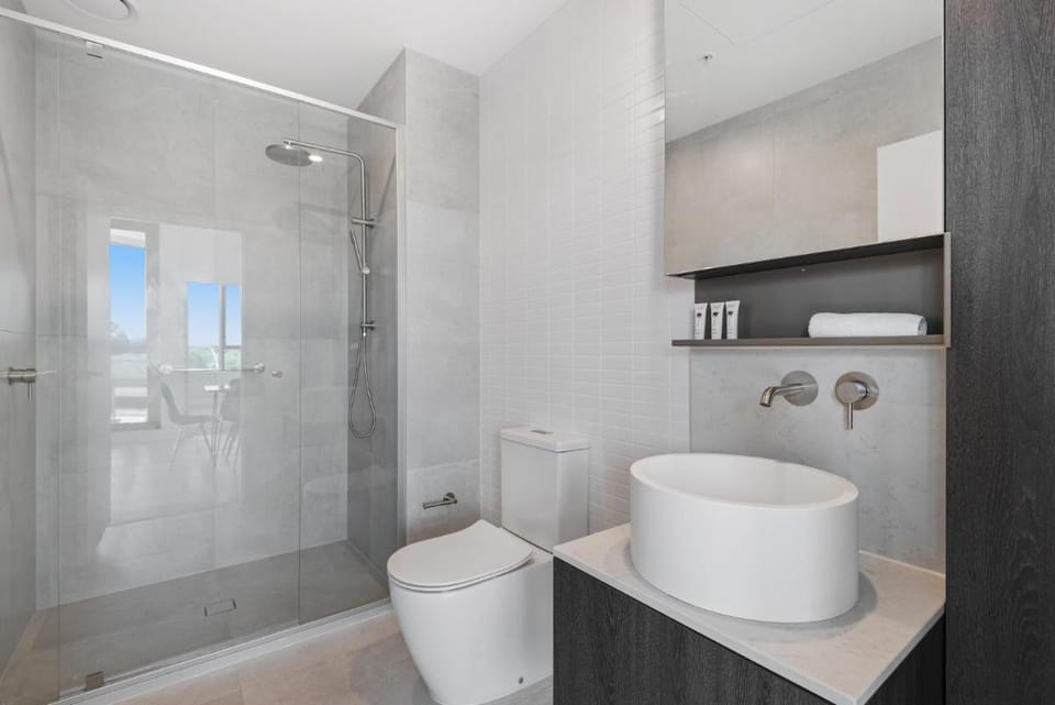 Generous 2-Bed Apartment with Great Amenities Apartment in Melbourne