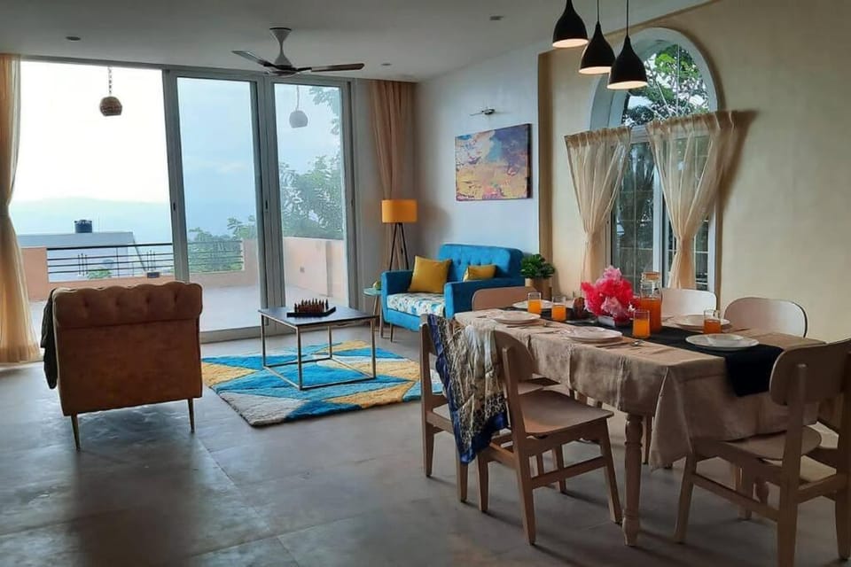 NS6 cheerful townhouse with terrace and patio Vacation rental in Maharashtra