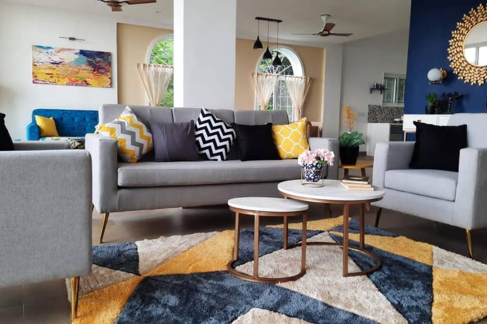 NS6 cheerful townhouse with terrace and patio Vacation rental in Maharashtra