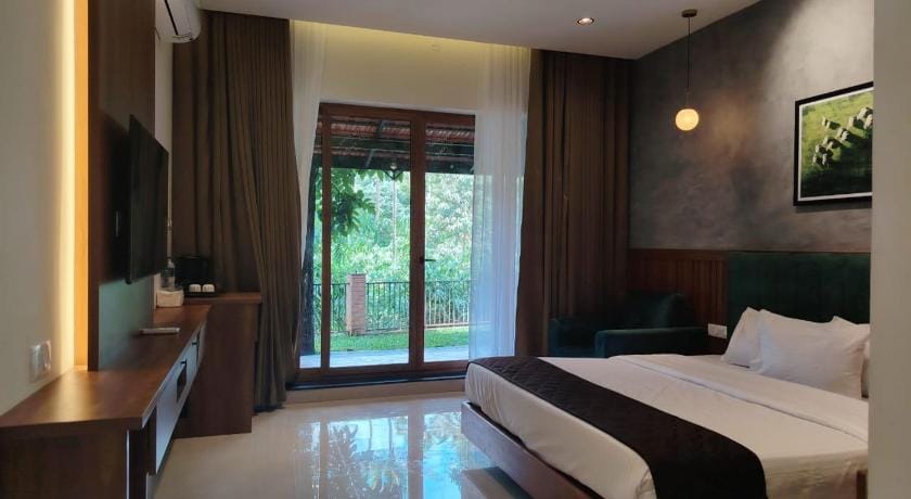 Athirapilly On The Rocks Hotel in Kerala