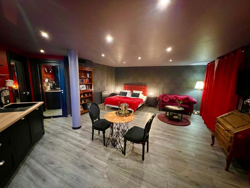 L'Escape Apartment in Calais