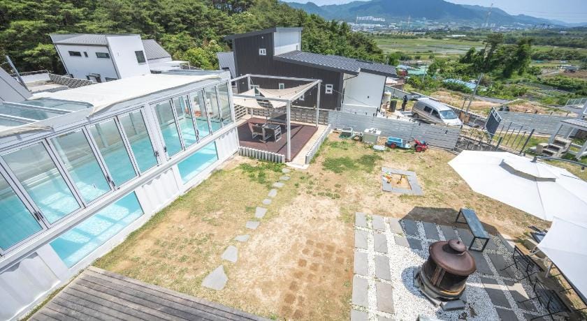 Kyoengju JNG Poolvilla Bed and Breakfast in South Korea
