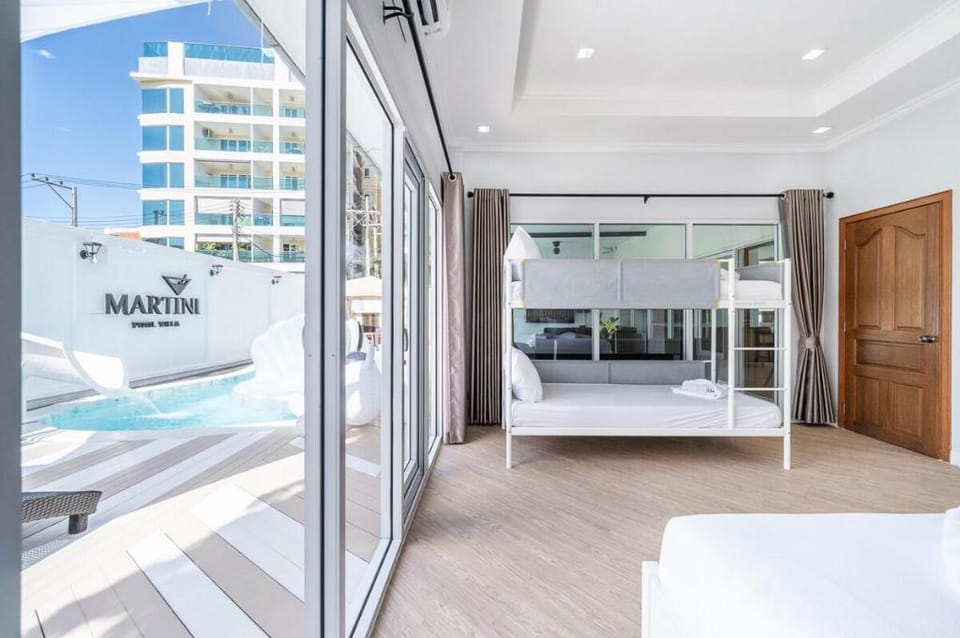 Martini Pool Villa 3 BR 2 km walking street Villa in Pattaya City