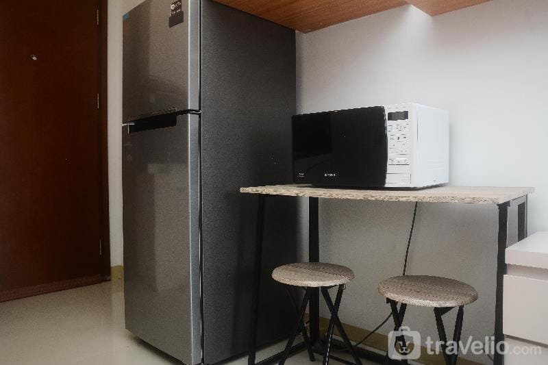 Warm 1BR at Signature Park Grande By Travelio Apartment in South Jakarta City