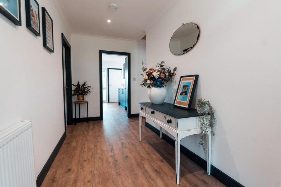 Luxury Bungalow with Wheelchair access and hot tub Vacation rental in Rochester