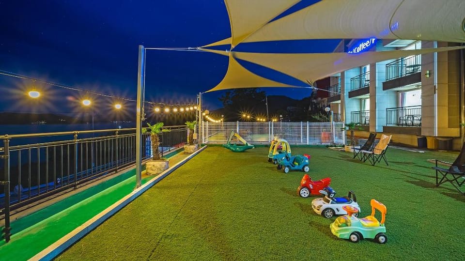 Namhae Four Seasons Pet-Friendly Pension Bed and Breakfast in South Korea