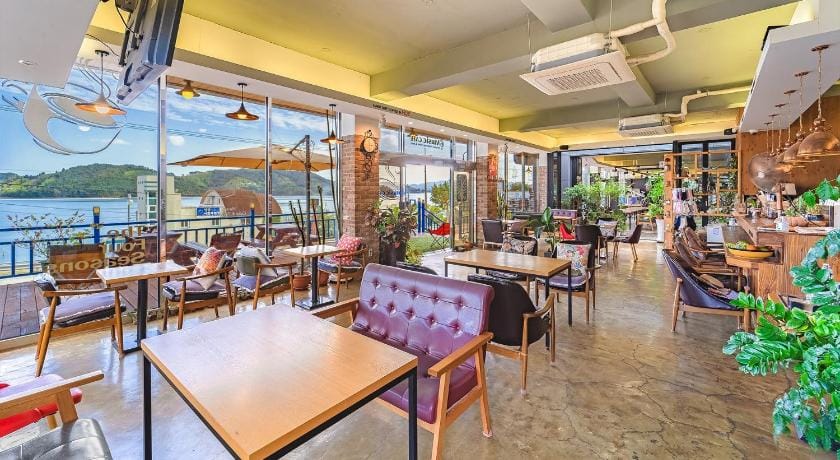Namhae Four Seasons Pet-Friendly Pension Bed and Breakfast in South Korea