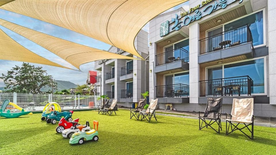 Namhae Four Seasons Pet-Friendly Pension Bed and Breakfast in South Korea