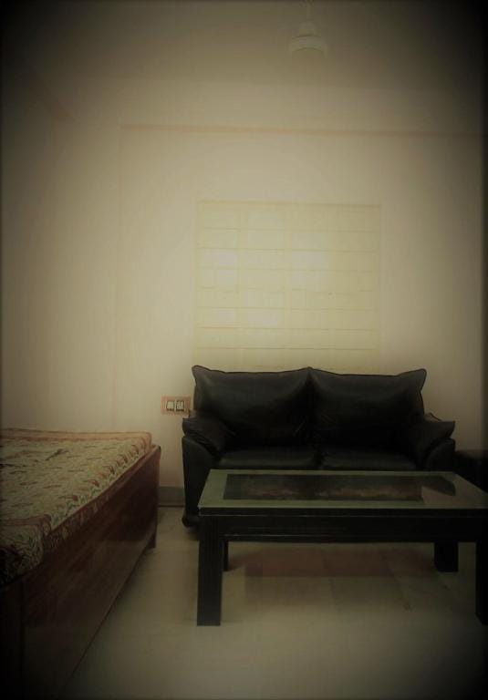 Lovely flat with 24x7 Security, Lift. City Center Apartment in Varanasi