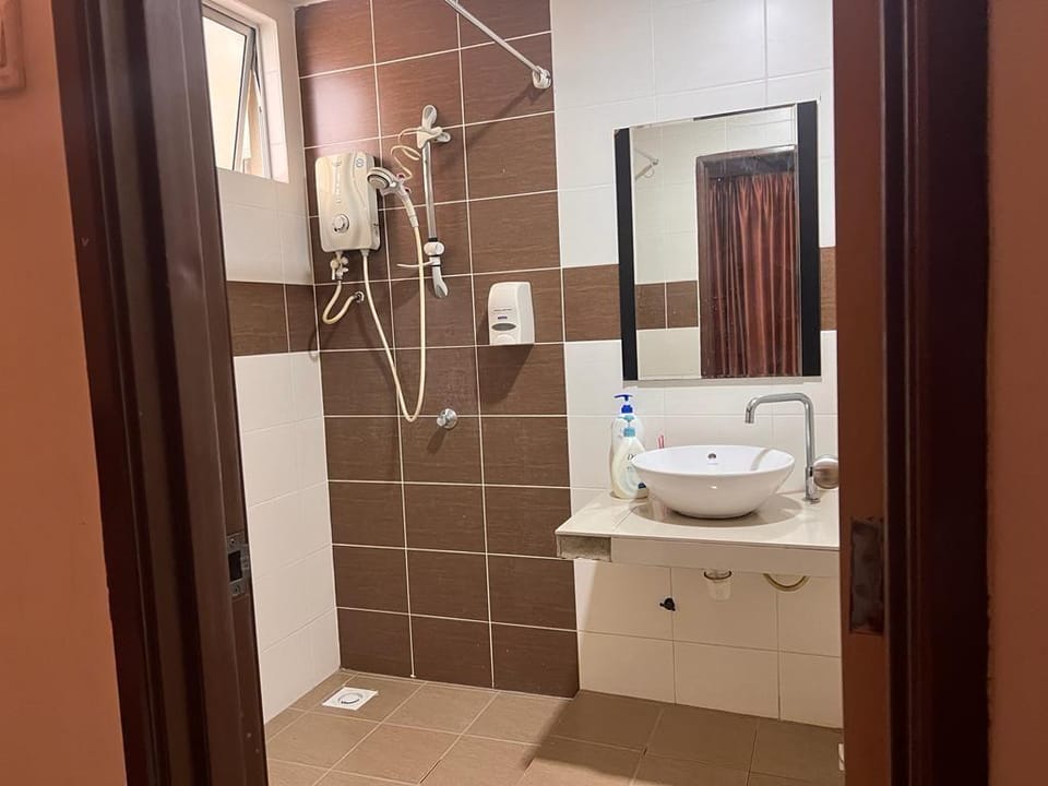 Family-friendly aparthotel with theme park Apartment in Malacca