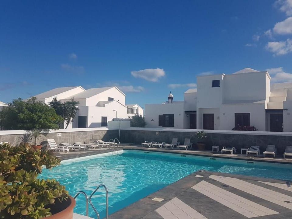 Beautiful apartment with pool close to the beach Apartment in Isla de Lanzarote