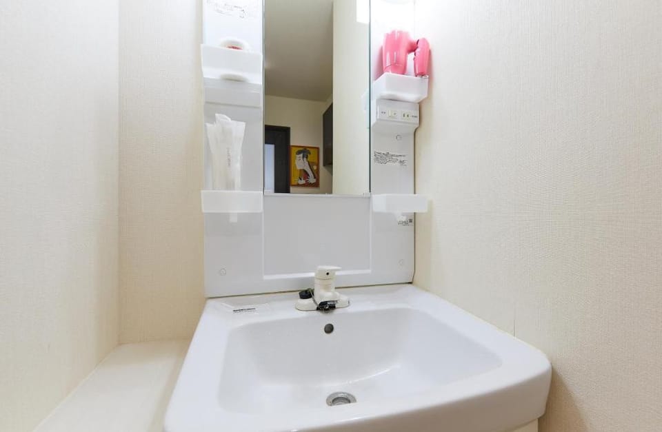 H-JR Kamada 10min,2BR,Max 9PP, HanedaAP,WiFi,49sq Apartment in Yokohama