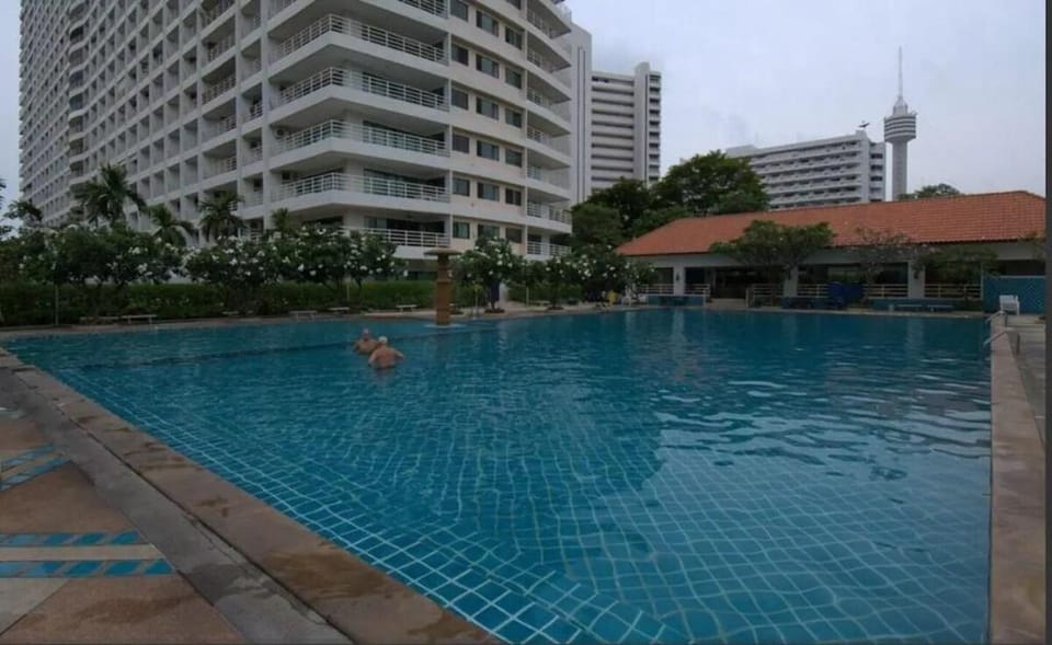 View Talay 5C  Jomtien Beachfront Top Floor  Vacation rental in Pattaya City