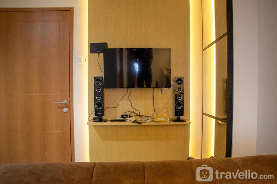 Modern and Classic 1BR at Evenciio Apt By Travelio Apartment in South Jakarta City