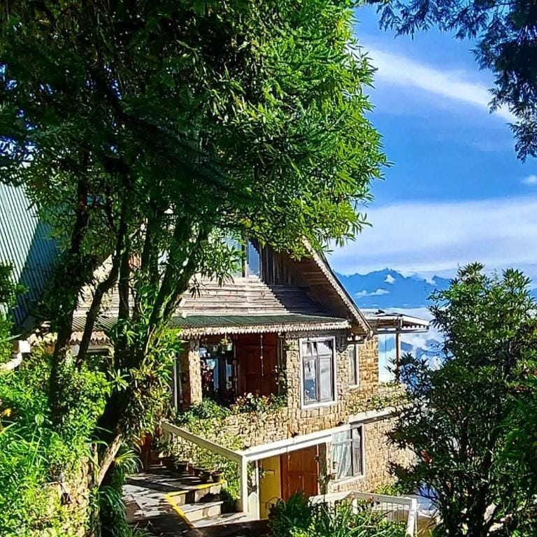 The English Cottage  Vacation rental in Darjeeling