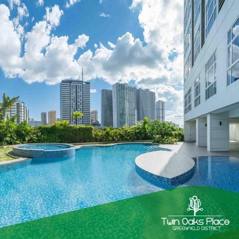 Lovely 2-Bedroom Loft with Panoramic Skyline View Apartment in Mandaluyong