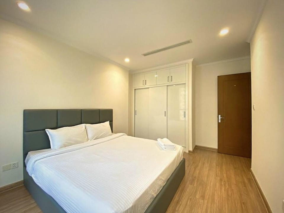 ML Vinhomes service apartment 3 bedroom luxury Apartment in Ho Chi Minh City