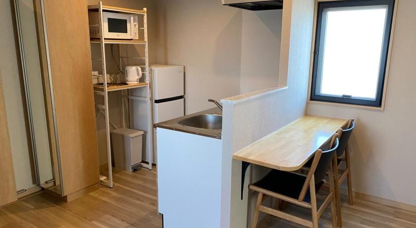 1 Floor 1 Room Only Newer 2 Bedroom Condominium (56 sqm). Free Wi-Fi, Ideal for Telework Apartment in Naha