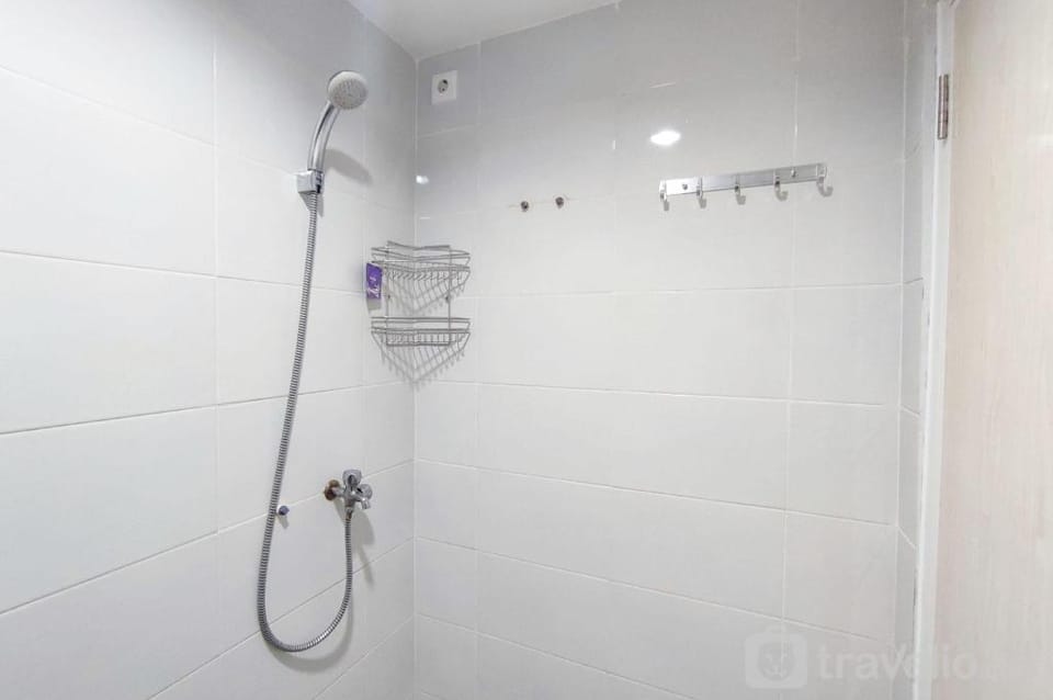 Comfort Modern 1BR at Amartha View By Travelio Apartment in Indonesia