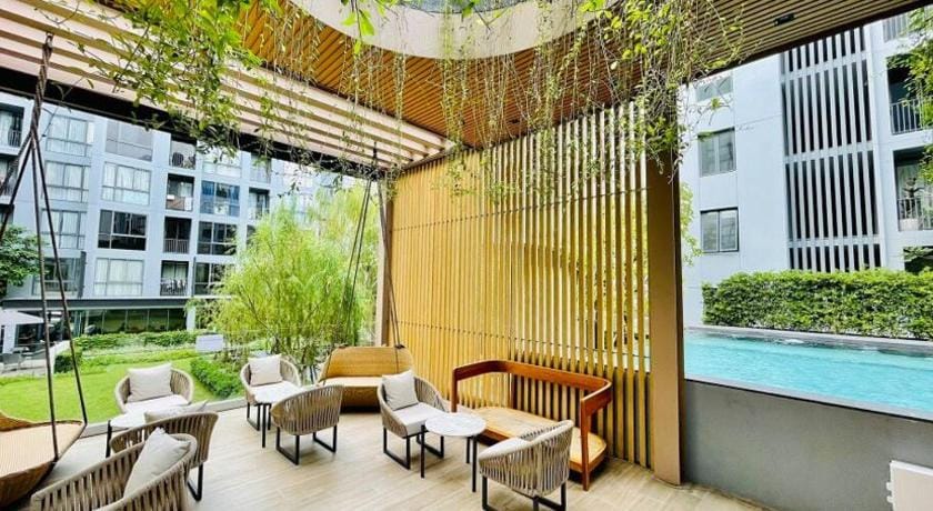 Month/Yr Rent Condo near BTS: wifi, pool, fitness Apartment in Bangkok