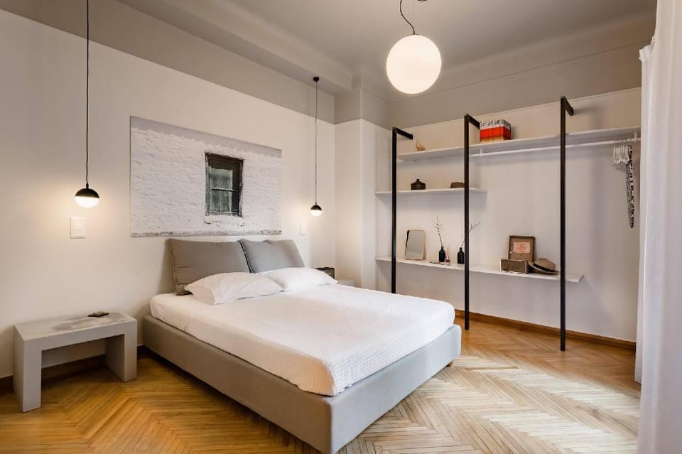 Studio In 1930s Listed Building Near Syntagma Square Apartment in Athens
