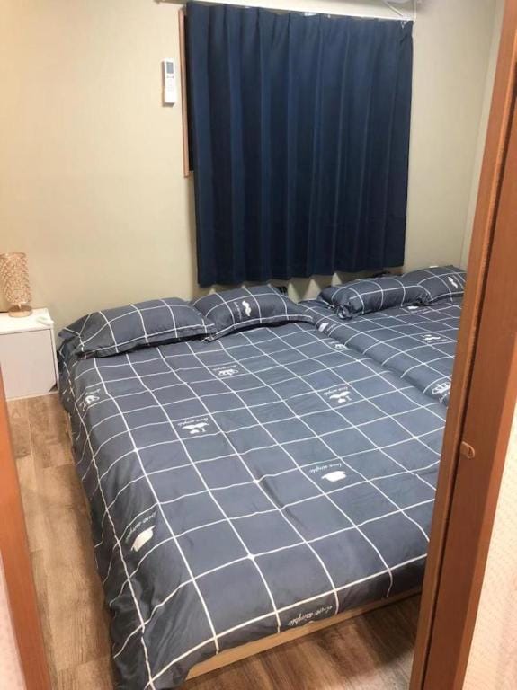 H1, Walk 1min Subway to Shinsaibashi, JR,free WiFi Apartment in Osaka