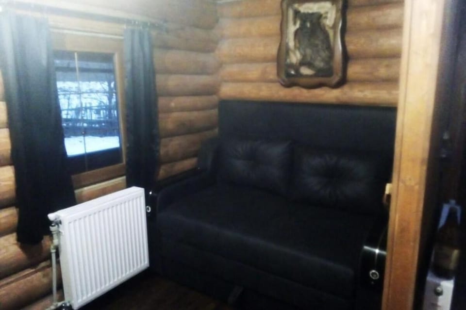 wood hotel Дерев'яний котедж в Карпатах Vacation rental in Ukraine
