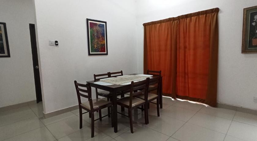 Dengkil Town-Cyberjaya Corner Lot House . Vacation rental in Selangor, Malaysia