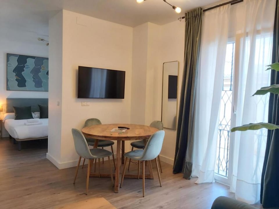 Misterhost Santiago con Piscina Apartment in Seville