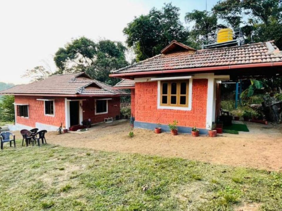 Madan Homestay Coorg  Villa in Kerala